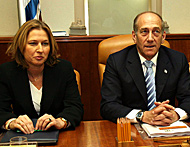 Livni and Olmert (Photo: Amit Shabi)