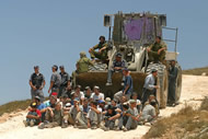 Settlers vs Soldiers (Photo: Amit Shabi)