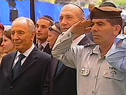 Shimon Peres, Ehud Olmert, Gabi Ashkenazi