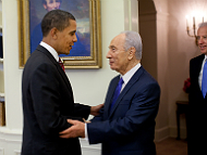 President Barack Obama welcomes Israeli President Shimon Peres in the Oval Office (2009)