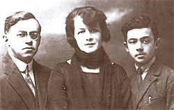 Ze'ev Jabotinsky with his wife Joana and son Ari