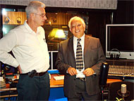 Menashe Amir and David Essing in IsraCast Studios (©IsraCast)