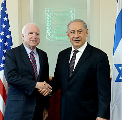 Sentator John McCain on a trip to Israel meeting with PM Netanyahu, 2014 (CC GPO National Photo Collection)