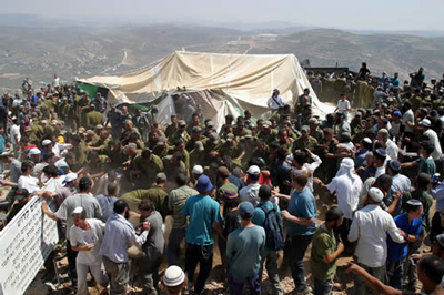 Settlers vs. IDF (Archive - Photo: Amit Shabi)