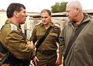 Gabi Ashkenazi (left), Yoav Galant (right)