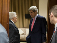 Secretary of State John Kerry talks with Palestinian President Mahmoud Abbas. (Official White House Photo by Pete Souza)